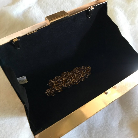 Crystal encrusted box clutch - Picture 4 of 8